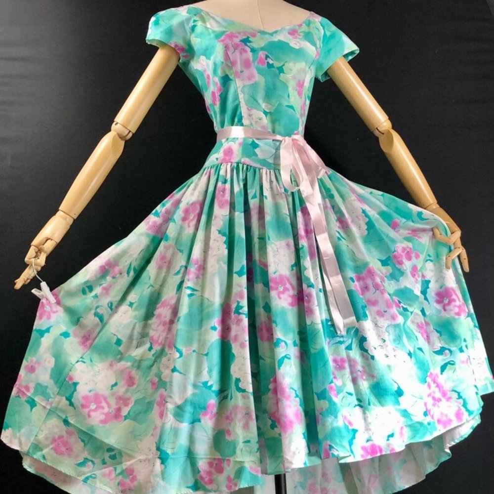 cotton summer floral dress / high low fit and flar